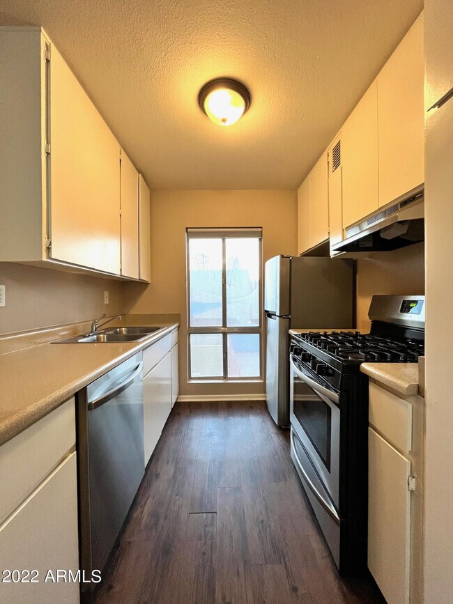 1701 W Tuckey Ln Phoenix, AZ 85015 photo 3