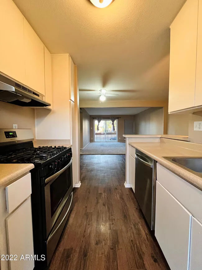 1701 W Tuckey Ln Phoenix, AZ 85015 photo 4