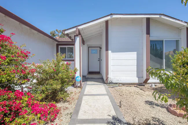 2225 Mt Whitney Dr Pittsburg, CA 94565 photo 2