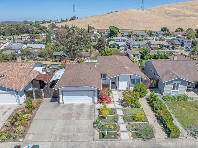 2225 Mt Whitney Dr Pittsburg, CA 94565 photo 3