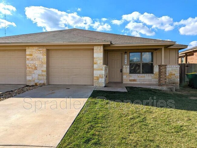 1576 Chance Ct Belton, TX 76513 photo 2