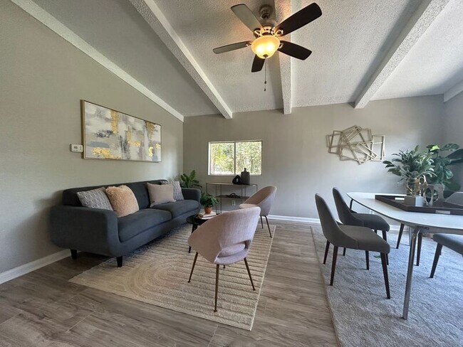6505 Arnold Dr Austin, TX 78723 photo 4