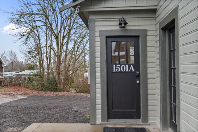 1501 2nd St Snohomish, WA 98290 photo 3