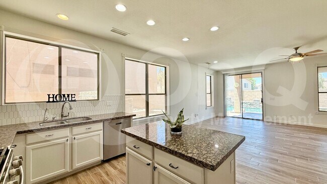 25828 N 67th Dr Peoria, AZ 85383 photo 4