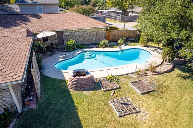 1509 Shannon Ct Carrollton, TX 75006 photo 2