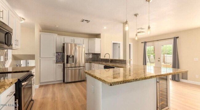 919 E LA JOLLA Drive photo 4
