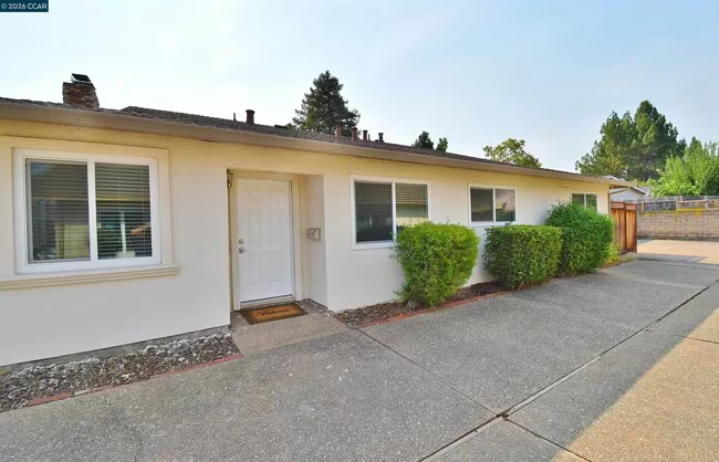4640 W Rishell Ct Concord, CA 94521 photo 2