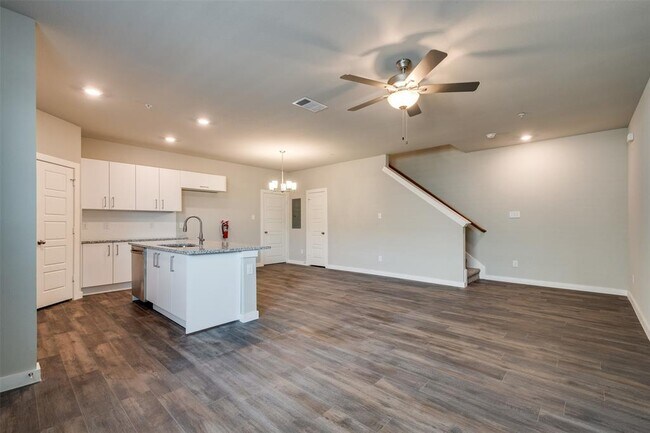 643 Harvest Moon Drive, Venus, TX 76084 photo 3