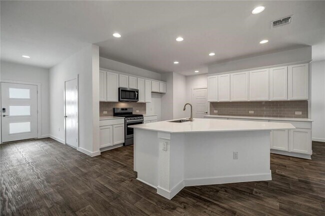 14307 Macquarie Dr Pflugerville, TX 78660 photo 5