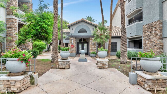 The Dakota At Camelback photo 3