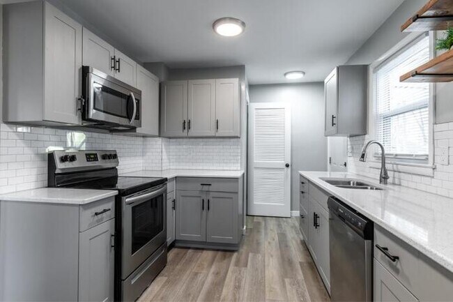 19525 W Bellfort Ave Richmond, TX 77407 photo 4