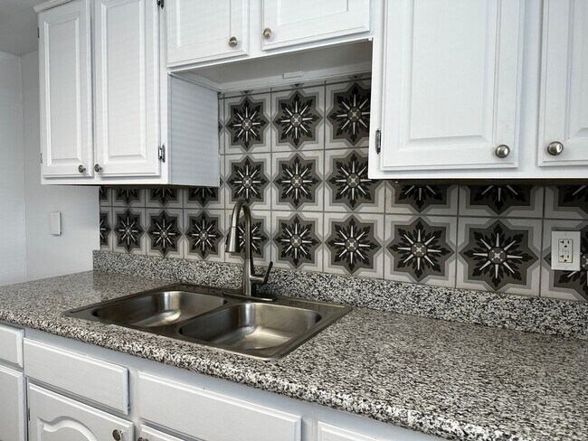 14005 N Palm St El Mirage, AZ 85335 photo 3