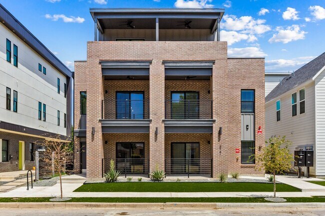 3141 Waits Ave Fort Worth, TX 76109 photo 2