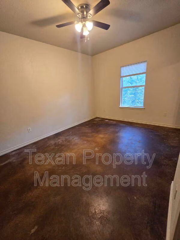3705 Mandy Dr Granbury, TX 76048 photo 4