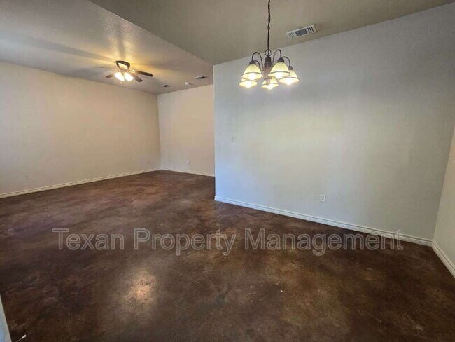 3705 Mandy Dr Granbury, TX 76048 photo 2
