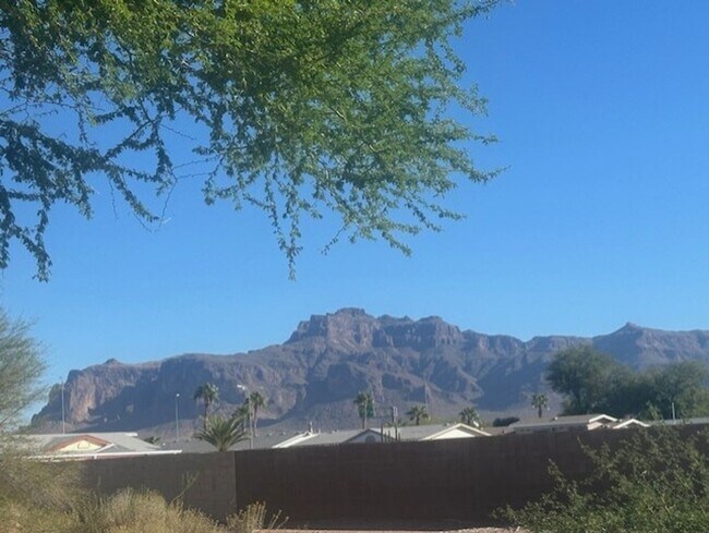 ARIZONA GOODFIELD IN AJ photo 3