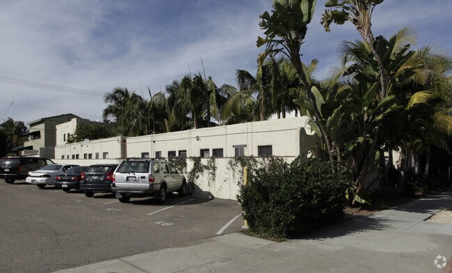 Las Casitas Apartments photo 2