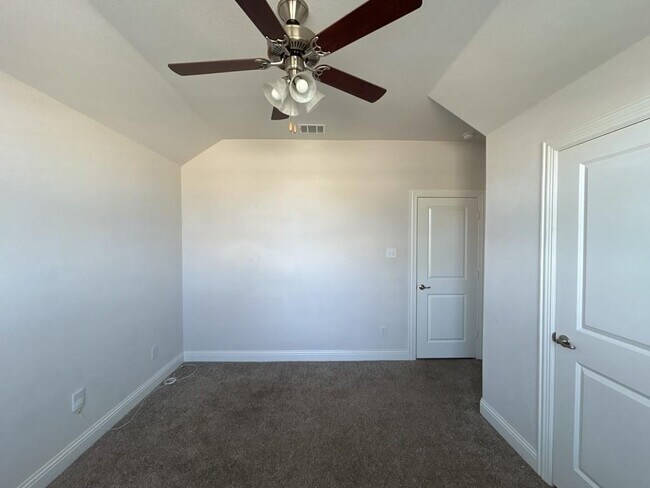 11121 Cobalt Drive, Aubrey, TX 76227 photo 4