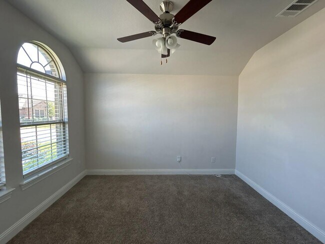 11121 Cobalt Drive, Aubrey, TX 76227 photo 5