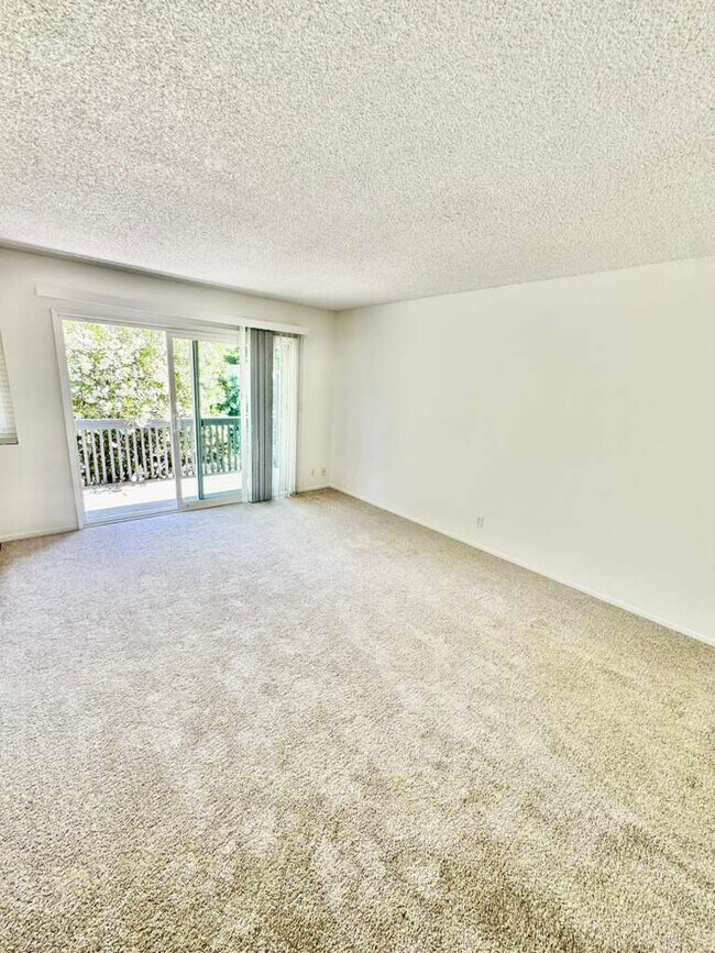 998 Ignacio Blvd Novato, CA 94949 photo 2