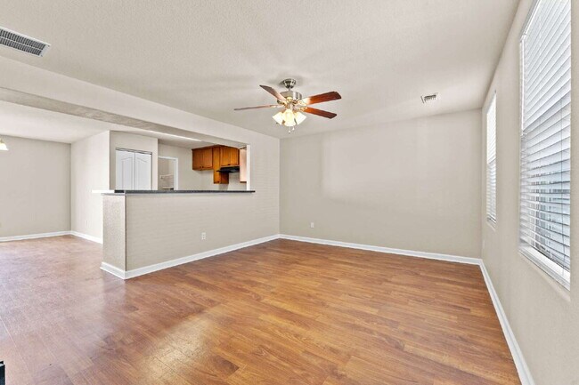 220 Trestle Tree San Marcos, TX 78666 photo 4