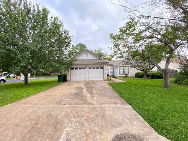 9010 Bridgewood Trail Austin, TX 78729 photo 2