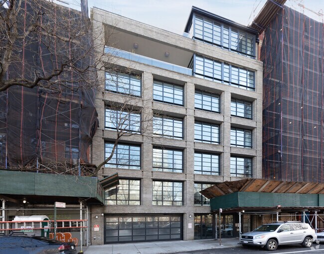 204 Forsyth St New York, NY 10002 photo 4