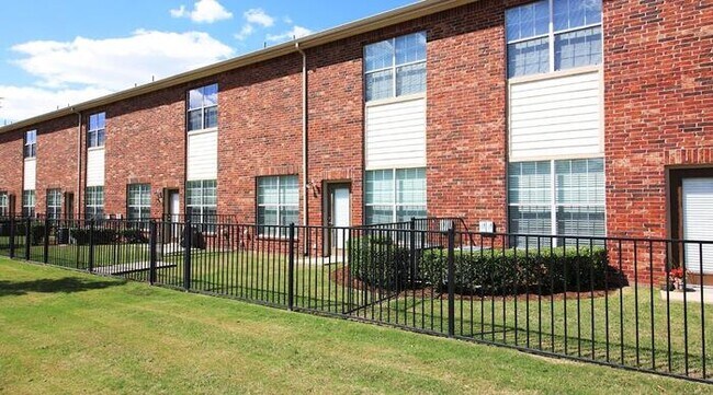 253 Club Cir Dr Coppell, TX 75019 photo 4