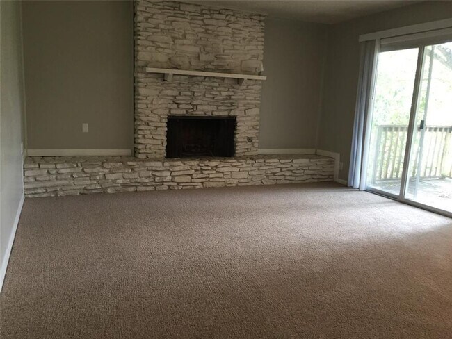 1910 Westridge Dr Austin, TX 78704 photo 3