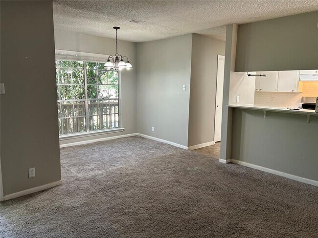 1910 Westridge Dr Austin, TX 78704 photo 2