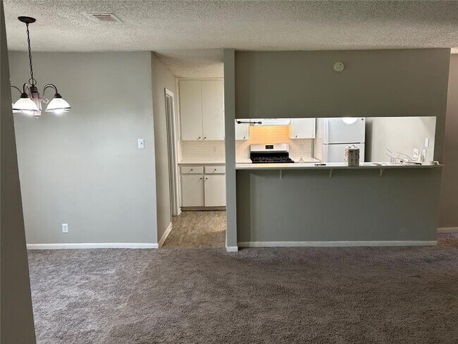 1910 Westridge Dr Austin, TX 78704 photo 4
