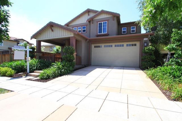 Beautiful 5 Bedroom, 3 Bath Mountain House Home