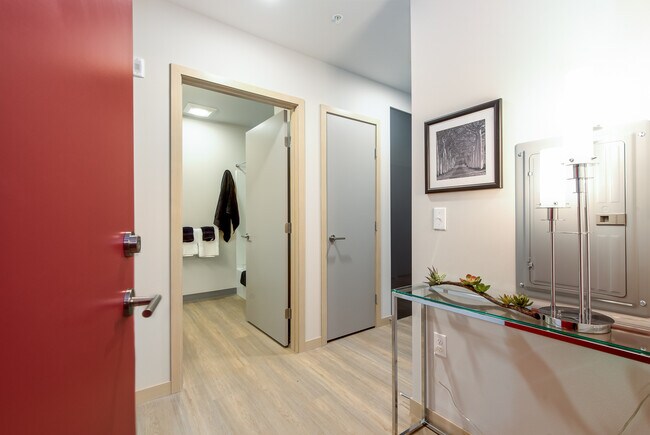 Zephyr Apartments photo 3