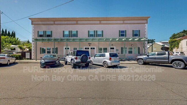 154 Railroad Ave Cloverdale, CA 95425 photo 2