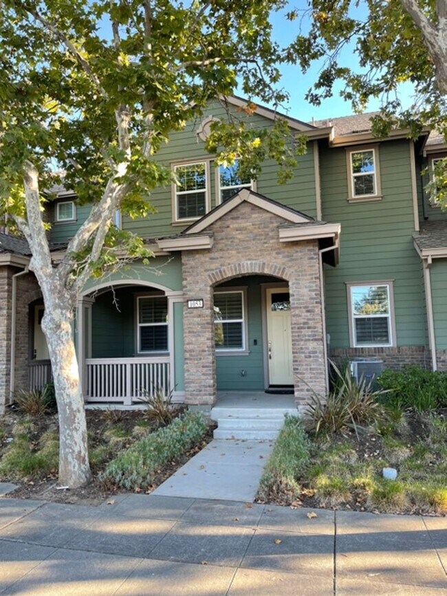 1053 Catalina Dr Livermore, CA 94550 photo 2