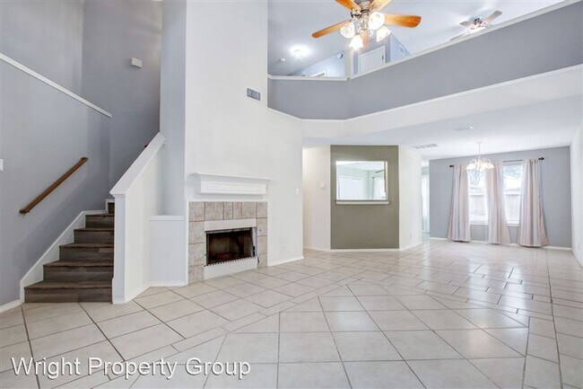 6002 Woodway Pl San Antonio, TX 78249 photo 4