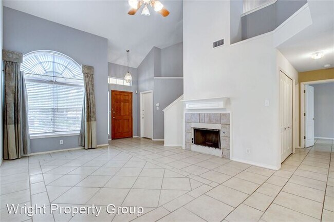 6002 Woodway Pl San Antonio, TX 78249 photo 2