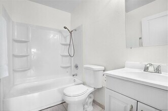 8026 Linda Vista Rd San Diego, CA 92111 photo 4