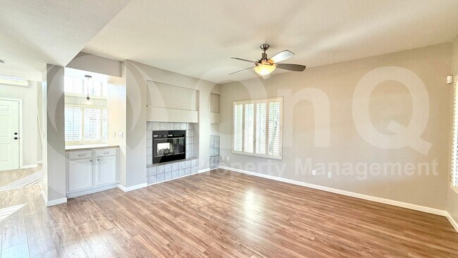 4526 East Villa Theresa Drive, Phoenix, AZ 85032 photo 4