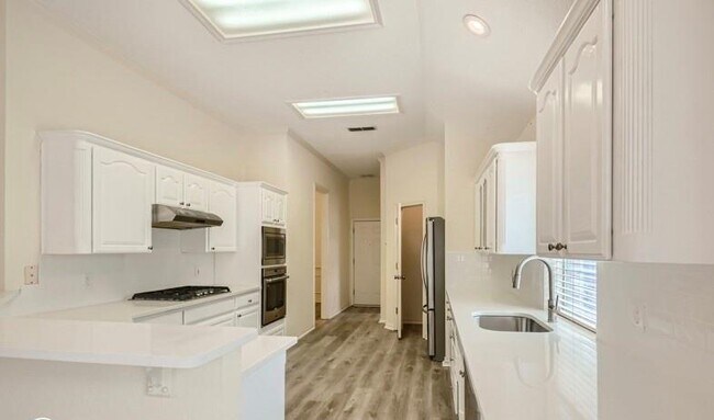 5500 Archwood Ln Arlington, TX 76017 photo 3