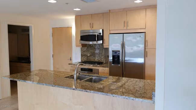 7131 E Rancho Vista Dr Scottsdale, AZ 85251 photo 2