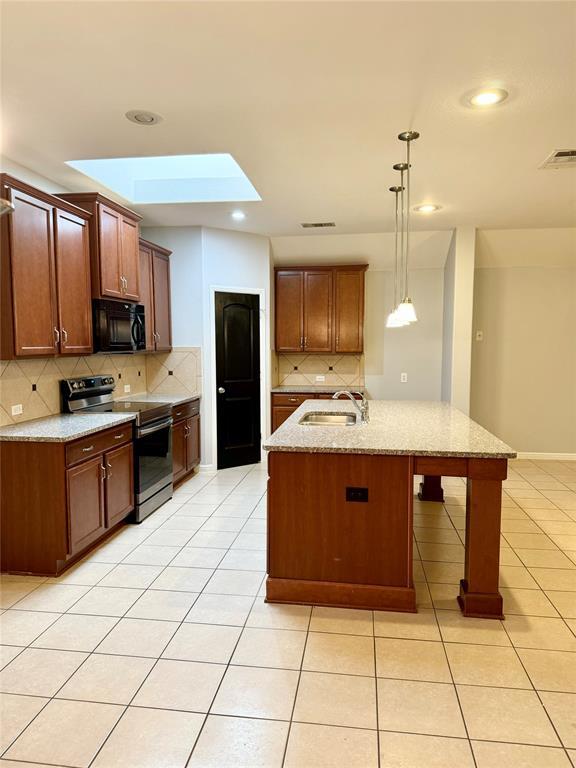 633 Goldstone Lane, Fort Worth, TX 76131 photo 5