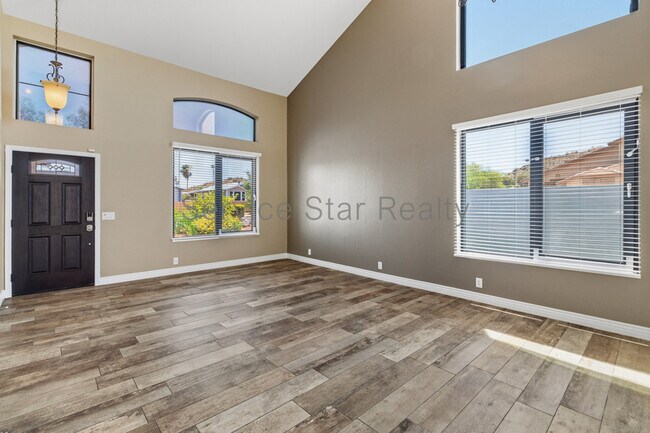 2104 E Behrend Dr Phoenix, AZ 85024 photo 4