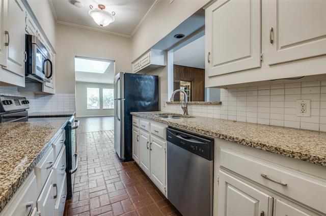 7434 Wellcrest Drive, Dallas, TX 75230 photo 3