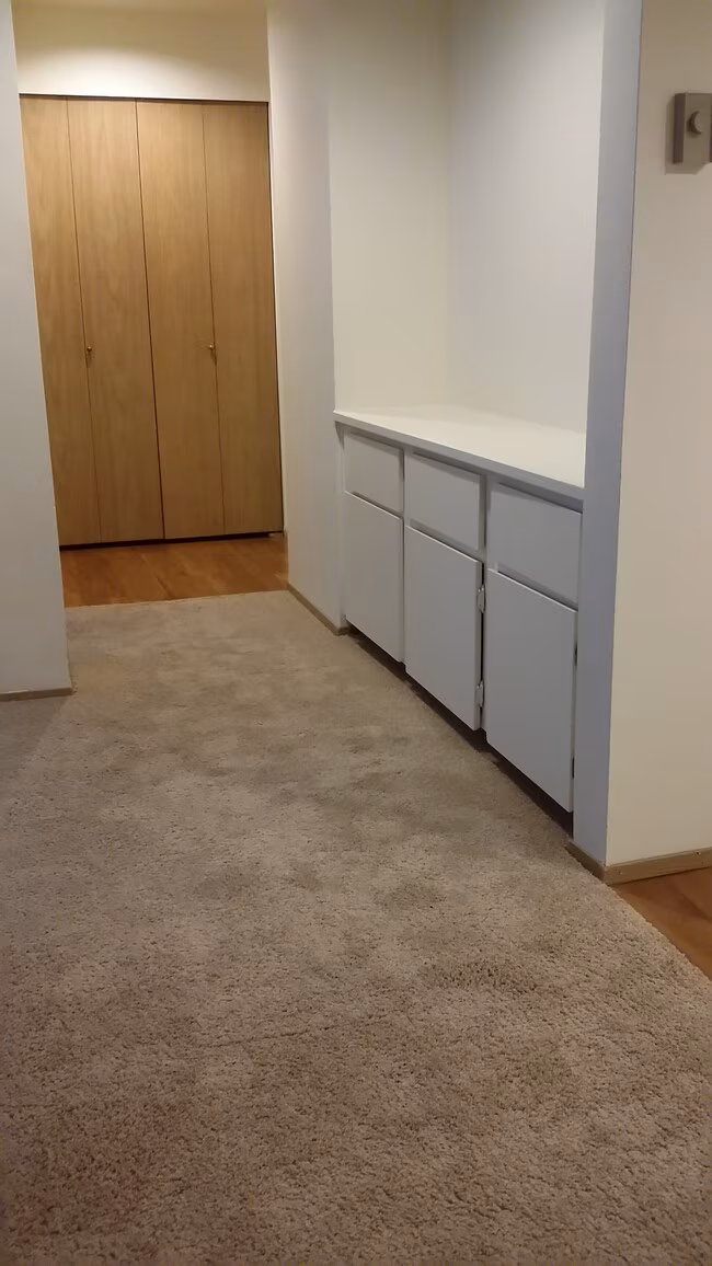 Meridian Place Apartments photo 3