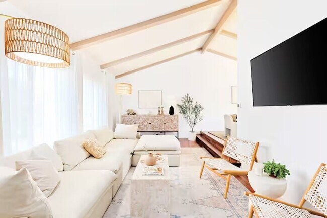 14287 Minorca Cove Del Mar, CA 92014 photo 2