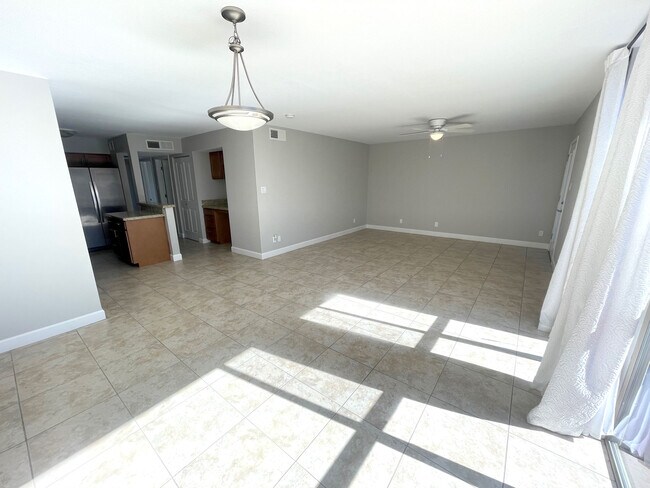 1241 E Medlock Dr Phoenix, AZ 85014 photo 4