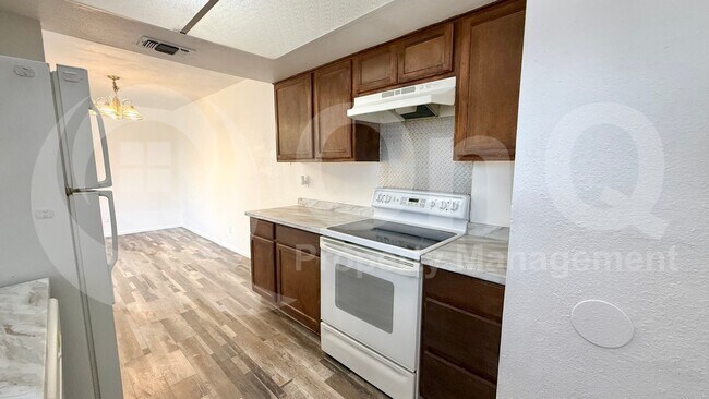 4220 N 69th Ln Phoenix, AZ 85033 photo 2