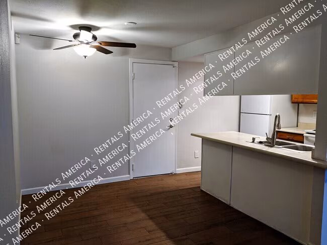 8888 N 47th Ave Glendale, AZ 85302 photo 5