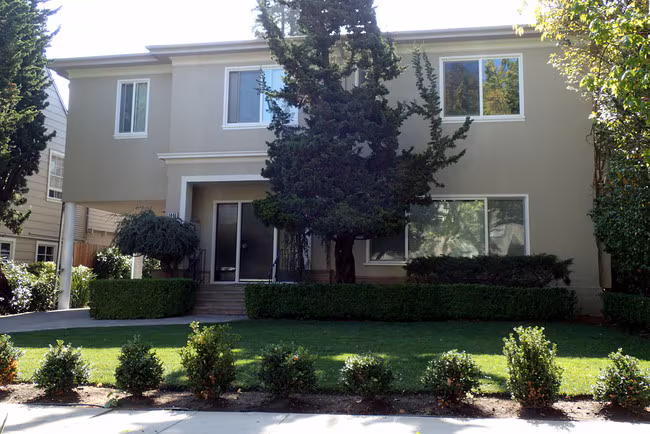 Bellevue Apartments photo 5